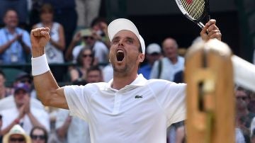 Bautista celebra el pase a semifinales de Wimbledon