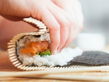 Utensilios y trucos para hacer sushi en casa