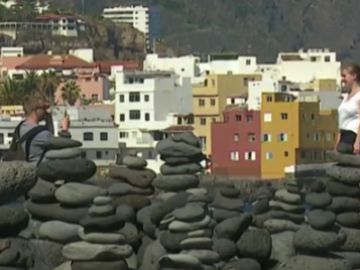 La Fundación Telesforo Bravo-Juan Coello quiere devolver las piedras del entorno de Playa Jardín