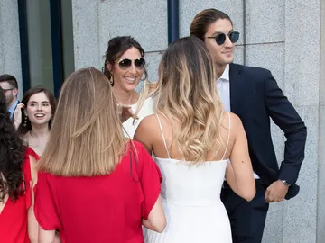 Paz Padilla junto a su hija Anna Ferrer y su novio Iván Martín Paz Padilla junto a su hija Anna Ferrer y su novio Iván Martín