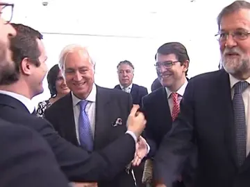 El viejo y el nuevo PP en la toma de posesión del nuevo presidente de Castilla y León El viejo y el nuevo PP en la toma de posesión del nuevo presidente de Castilla y León