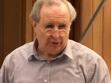 Pelayo y su carnicero protagonizan una exaltada discusión Pelayo y su carnicero protagonizan una exaltada discusión