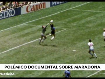 Las imágenes inéditas de la vida de Diego Maradona muestran las luces y sombras del futbolista