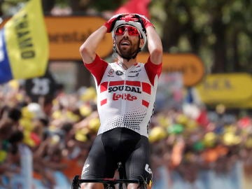 De Gendt celebra el triunfo de etapa