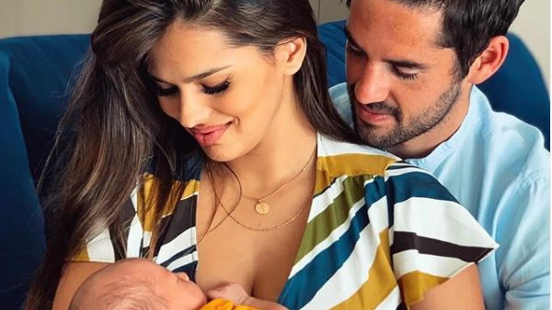 Isco Alarcón y Sara Sálamo con su hijo recién nacido Isco Alarcón y Sara Sálamo con su hijo recién nacido