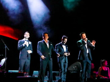 IL DIVO ILUMINA CON SUS VOCES EL AUDITORIO DE STARLITE 