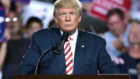 El hombre en la Luna 50 años - Trump promete que EE.UU. colocará su bandera en la Luna y en Marte El hombre en la Luna 50 años - Trump promete que EE.UU. colocará su bandera en la Luna y en Marte