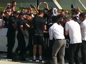 Cristiano Ronaldo desata la locura en su vuelta a los entrenamientos con la Juventus Cristiano Ronaldo desata la locura en su vuelta a los entrenamientos con la Juventus