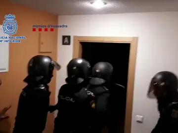 Detenidos dos integrantes de un grupo criminal que robaba mediante el método de alunizaje Detenidos dos integrantes de un grupo criminal que robaba mediante el método de alunizaje