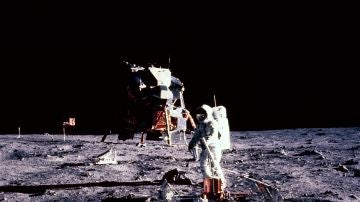  Fotografía de la NASA cedida por National Geographic donde aparece el astronauta Edwin Aldrin 