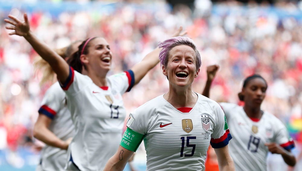Megan Rapinoe celebrando uno de los goles del partido de la final del Mundial de Francia 2019