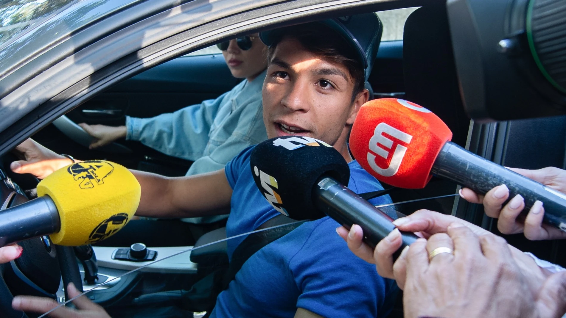 Olver Torres ya está en Sevilla para cerrar su fichaje Olver Torres ya está en Sevilla para cerrar su fichaje