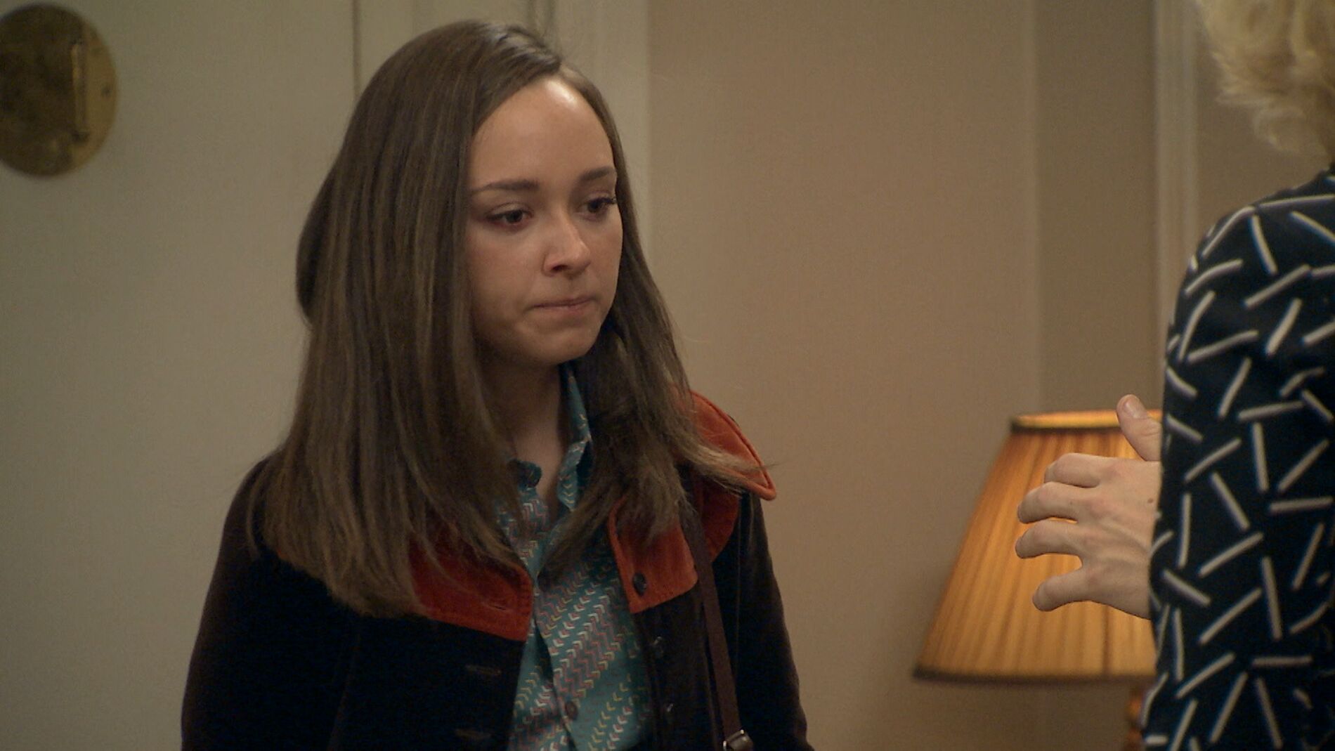 M&oacute;nica vuelve a casa enfrentada con Carlos y Ascensi&oacute;n