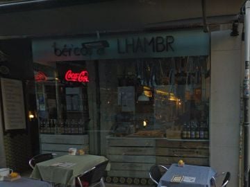 La fachada del bar de Granada