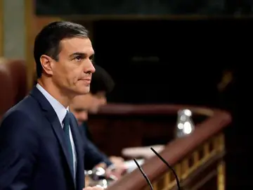 El candidato socialista, Pedro Sánchez, en el estrado del Congreso El candidato socialista, Pedro Sánchez, en el estrado del Congreso