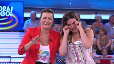 Miriam llora de emoción tras ganar el premio de '¡Ahora caigo!'