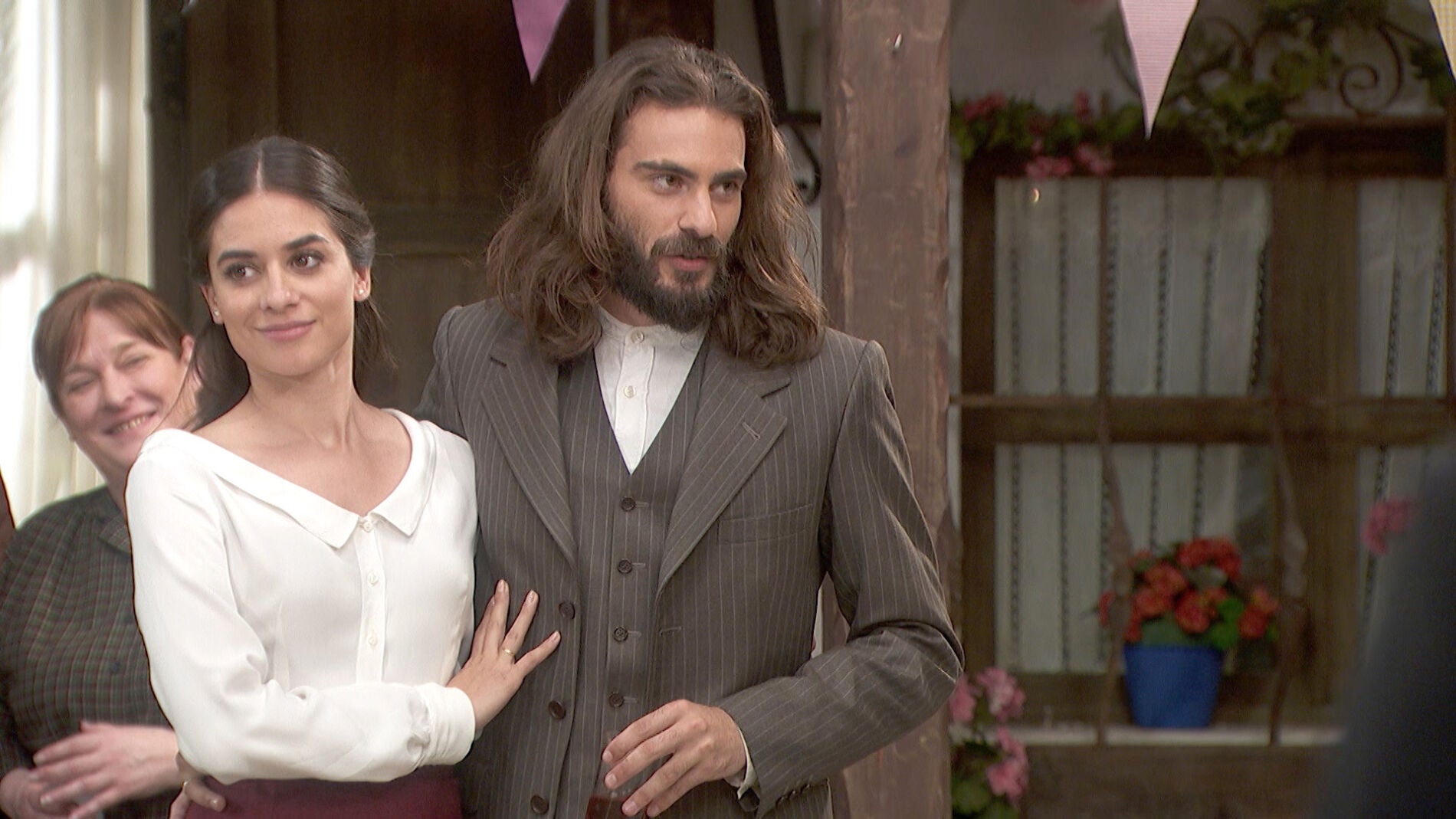 'El secreto de Puente Viejo': Elsa e Isaac celebran su amor con sus seres queridos