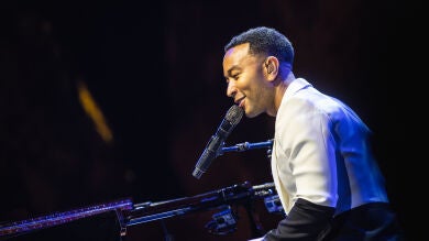 John Legend deslumbra con su piano al público de Starlite en el octavo sold out del festival
