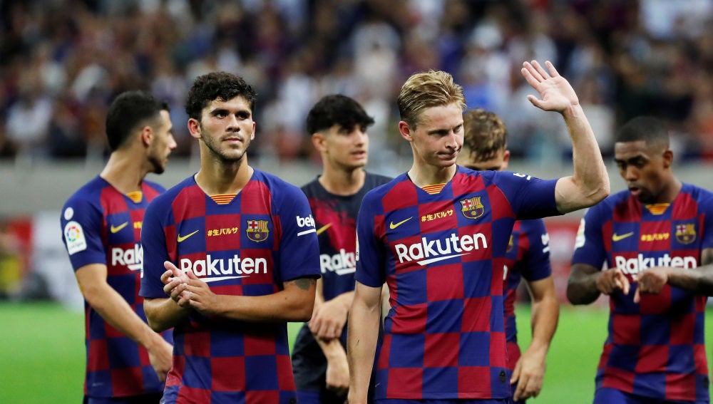 Aleñá y De Jong en el Saitama Stadium durante la pretemporada