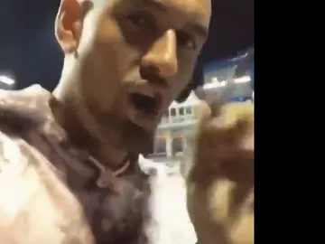 Kyrgios, tras vacilar al aficionado Kyrgios, tras vacilar al aficionado