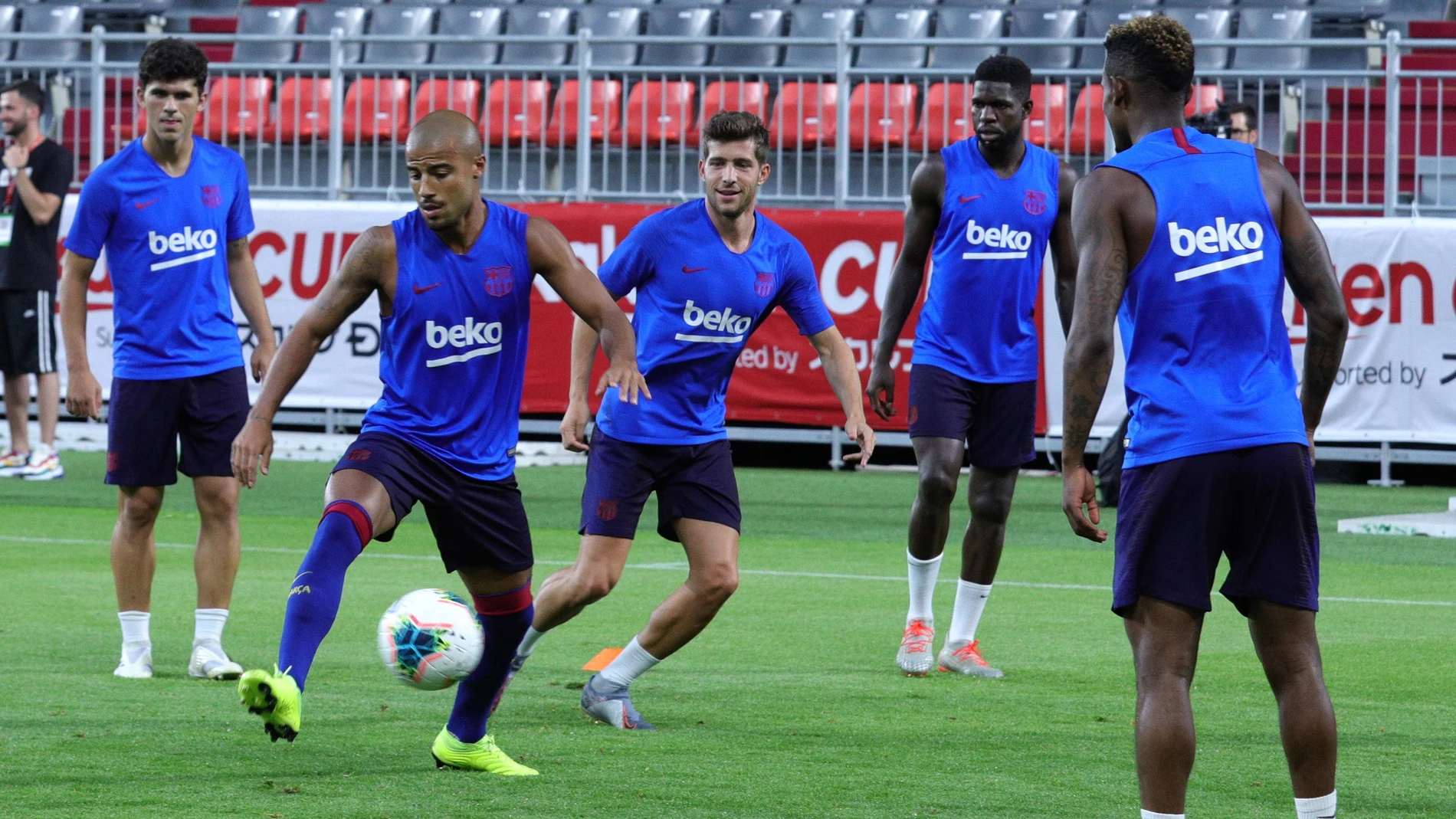 Los jugadores del Barcelona en un entrenamiento Los jugadores del Barcelona en un entrenamiento