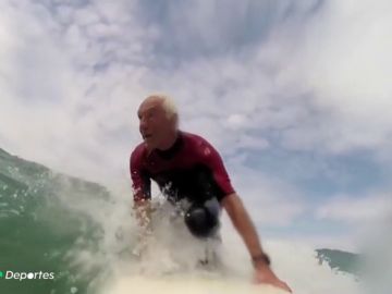 La historia de 'Meco', el surfista más veterano de España con 78 años: "Te olvidas de todos los problemas"