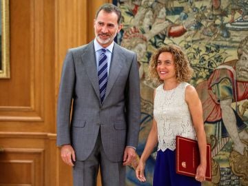 El rey Felipe VI durante la recepción a la presidenta del Congreso, Meritxell Batet