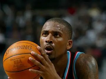 Lorenzen Wright en su etapa en Memphis Lorenzen Wright en su etapa en Memphis