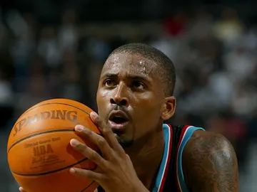 Lorenzen Wright en su etapa en Memphis Lorenzen Wright en su etapa en Memphis