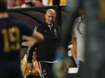 Zidane durante el partido con el Arsenal Zidane durante el partido con el Arsenal