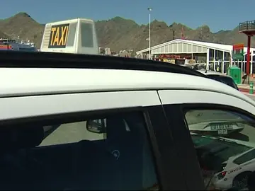 Detenido un taxista de Tenerife por violar a una clienta que llevaba en su coche Detenido un taxista de Tenerife por violar a una clienta que llevaba en su coche