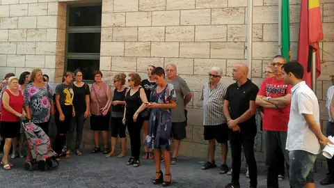 Conmoción entre los vecinos de Beniel tras el asesinato de un niño a manos de su padre Conmoción entre los vecinos de Beniel tras el asesinato de un niño a manos de su padre