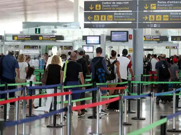 Colas en el control de seguridad del aeropuerto del Prat Colas en el control de seguridad del aeropuerto del Prat