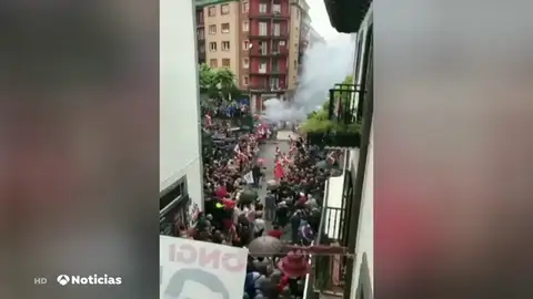 El etarra "Baldo" es homenajeado al salir de prisión El etarra "Baldo" es homenajeado al salir de prisión