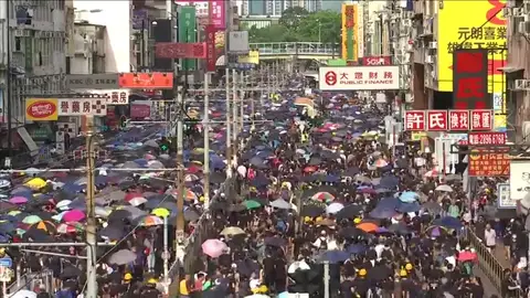 Miles de manifestantes llenan las calles de Hong Kong contra la ley de extradición Miles de manifestantes llenan las calles de Hong Kong contra la ley de extradición