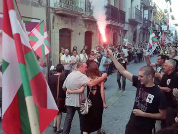 El preso de ETA Xabier Ugarte a su llegada a la localidad guipuzcoana de Oñate. Xabier Ugarte Villar El preso de ETA Xabier Ugarte a su llegada a la localidad guipuzcoana de Oñate. Xabier Ugarte Villar