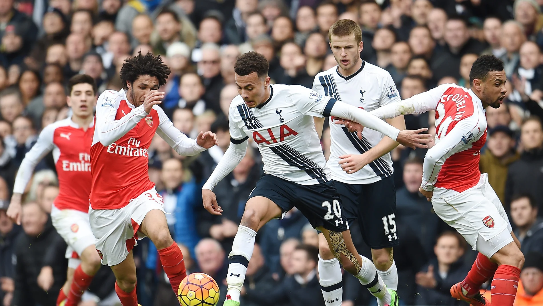 Mohamed Elneny (izq.), durante un partido con el Arsenal Mohamed Elneny (izq.), durante un partido con el Arsenal