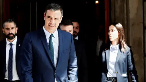 Pedro Sánchez saliendo del Congreso Pedro Sánchez saliendo del Congreso