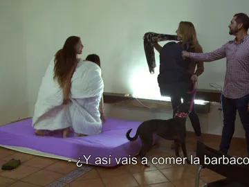 Marina y Desiré reciben una grata sorpresa: una barbacoa con sus familiares Marina y Desiré reciben una grata sorpresa: una barbacoa con sus familiares
