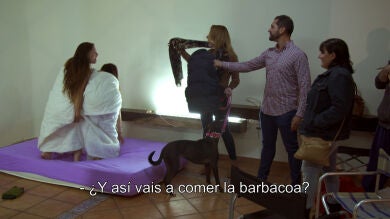 Marina y Desiré reciben una grata sorpresa: una barbacoa con sus familiares