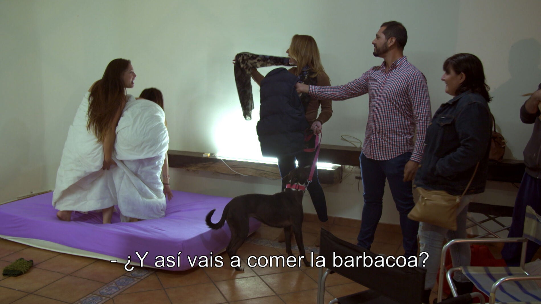 Marina y Desiré reciben una grata sorpresa: una barbacoa con sus familiares