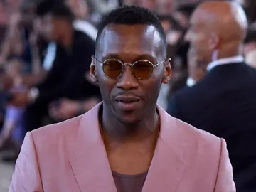 Mahershala Ali en la Fashion Week Mahershala Ali en la Fashion Week