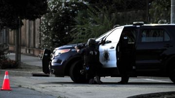 Al menos 4 muertos, entre ellos un menor, y 2 heridos en un tiroteo en California, Estados Unidos
