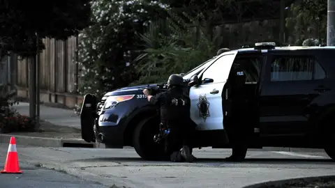 Al menos 4 muertos, entre ellos un menor, y 2 heridos en un tiroteo en California, Estados Unidos Al menos 4 muertos, entre ellos un menor, y 2 heridos en un tiroteo en California, Estados Unidos
