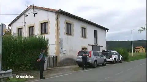 REEMPLAZO Un hombre asesina a su mujer y después se suicida estrellándose con el coche REEMPLAZO Un hombre asesina a su mujer y después se suicida estrellándose con el coche