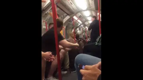 Incidente en el metro con un aficionado del Chelsea Incidente en el metro con un aficionado del Chelsea