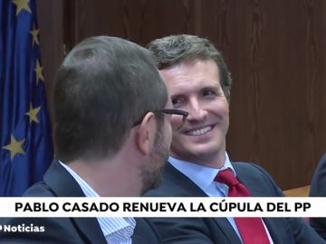 Casado aborda la primera remodelación interna del partido situando a sus fieles en los puestos clave