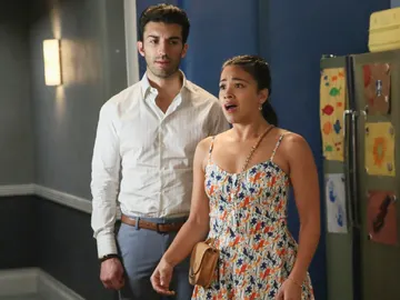 Justin Baldoni y Gina Rodriguez en 'Jane The Virgin' Justin Baldoni y Gina Rodriguez en 'Jane The Virgin'