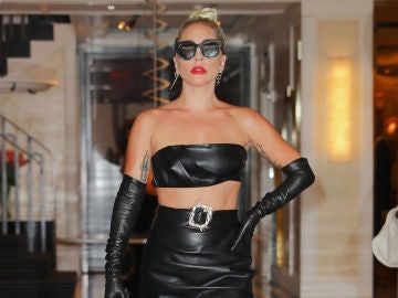 Lady Gaga saliendo de su apartamento de Nueva York