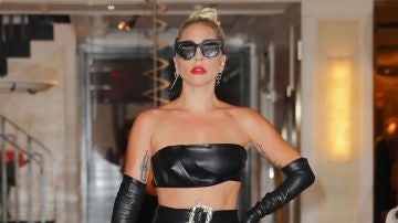 Lady Gaga saliendo de su apartamento de Nueva York